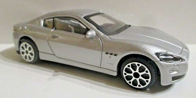 Maserati Gran Turismo 2009 silver 1:43 Bburago NEW+boxed  *4224 instant wheels