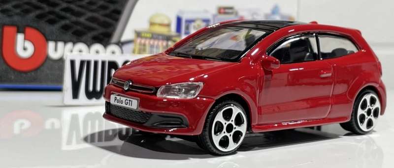Volkswagen Polo Mk.5 GTI (2-door/sunroof) 2017 red 1:43 Bburago NEW+boxed *4229 instant wheels