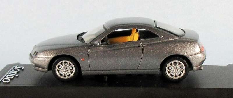Alfa Romeo GTV 1999 silver-grey-metallic 1:43 Solido NEW+boxed *4773 instant wheels