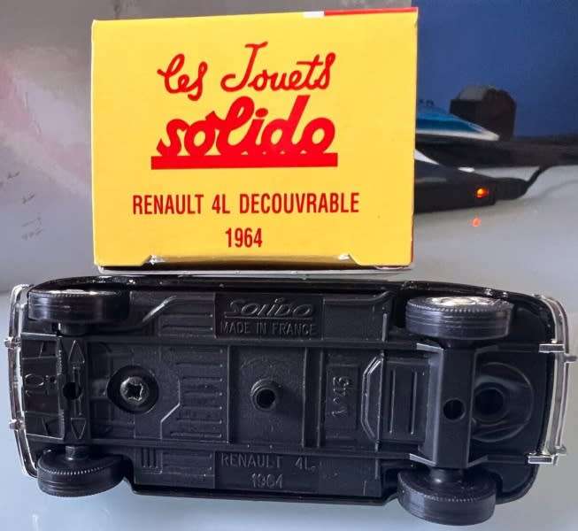 Renault4L decouvrable parisienne 1964 black+grey 1:43 Solido(no.4545) NEW+boxed *4869 instantwheels