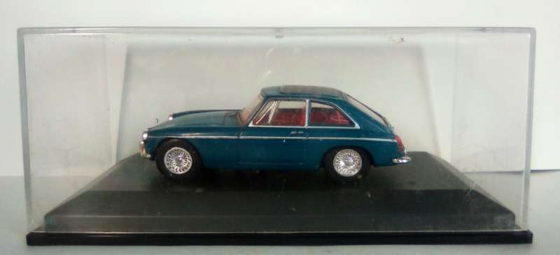 MGB GT softtop sunroof 1965 blue 1/43 Dinky Toys NEW+boxed *4986 instant wheels