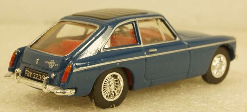 MGB GT softtop sunroof 1965 blue 1/43 Dinky Toys NEW+boxed *4986 instant wheels