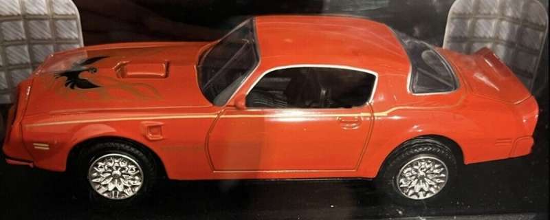 Pontiac `Firebird` TransAM 1977 red 1/43 Motormax NEW+boxed                  *5094 instant wheels