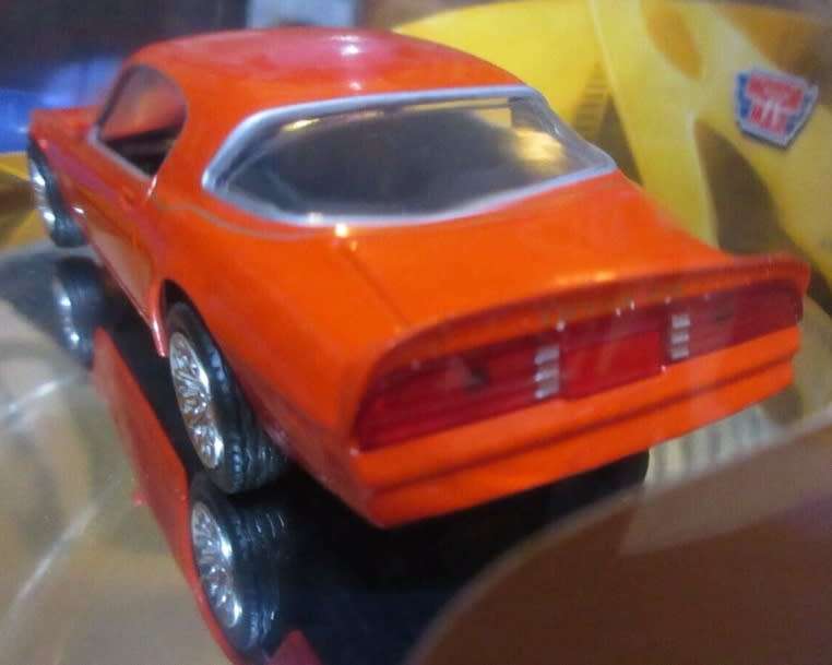 Pontiac `Firebird` TransAM 1977 red 1/43 Motormax NEW+boxed                  *5094 instant wheels