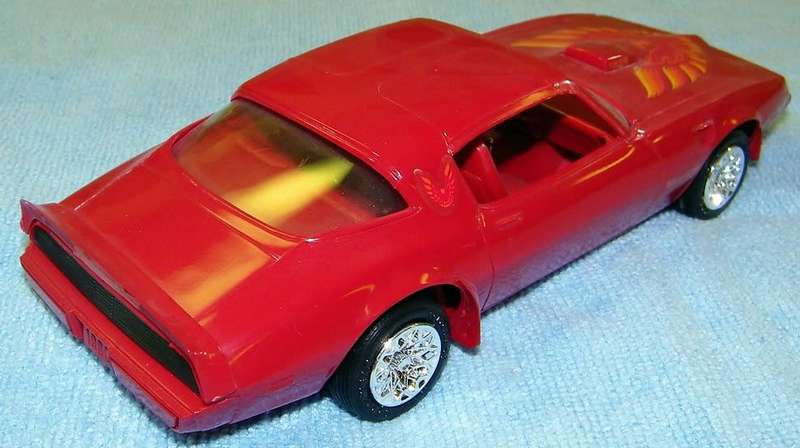 Pontiac `Firebird` TransAM 1977 red 1/43 Motormax NEW+boxed                  *5094 instant wheels