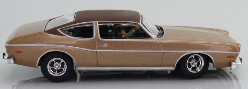 AMC Matador Coupe 1971 gold (James Bond 007 Goldeneye) 1/43 IXO NEW+boxed *5021 instant wheels