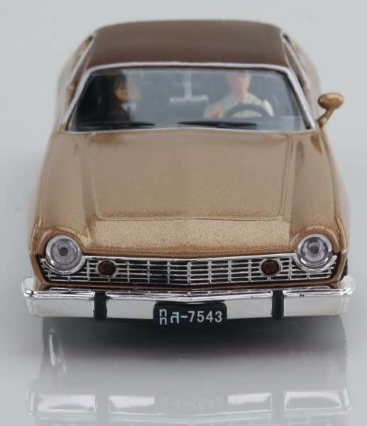 AMC Matador Coupe 1971 gold (James Bond 007 Goldeneye) 1/43 IXO NEW+boxed *5021 instant wheels