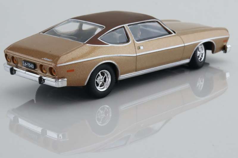 AMC Matador Coupe 1971 gold (James Bond 007 Goldeneye) 1/43 IXO NEW+boxed *5021 instant wheels
