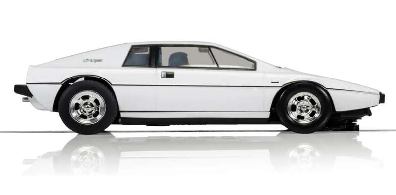 Lotus Esprit 1999  white (J.Bond 007 `The Spy who Loved me`) 1/43 IXO NEW+boxed *5037 instant wheels