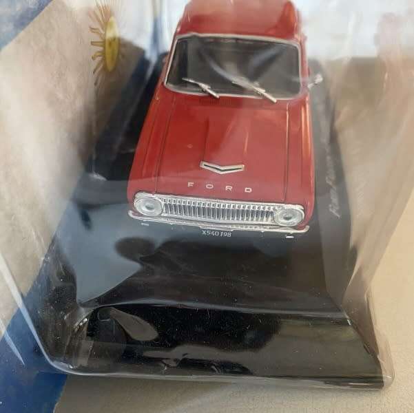 Ford Falcon 4 1962 red 1/43 IXO NEWinBlister *5125 instant wheels