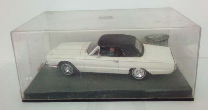 Ford Thunderbird 1964 white (J.Bond) 1/43 Universal Hobbies NEW+boxed *5979 instant wheels