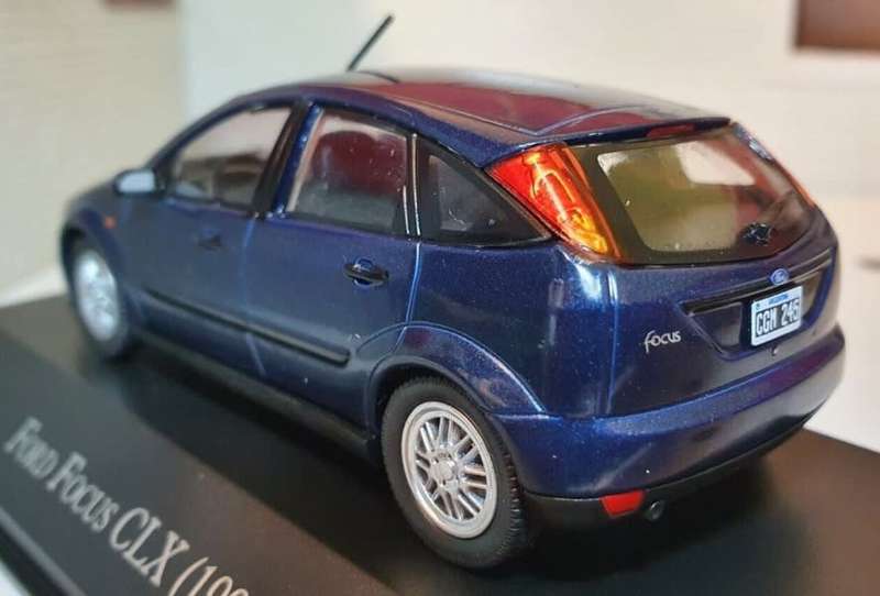 Ford Focus CLX 1998 blue-met 1/43 IXO/Salvat NEW+boxed *5989 instant wheels