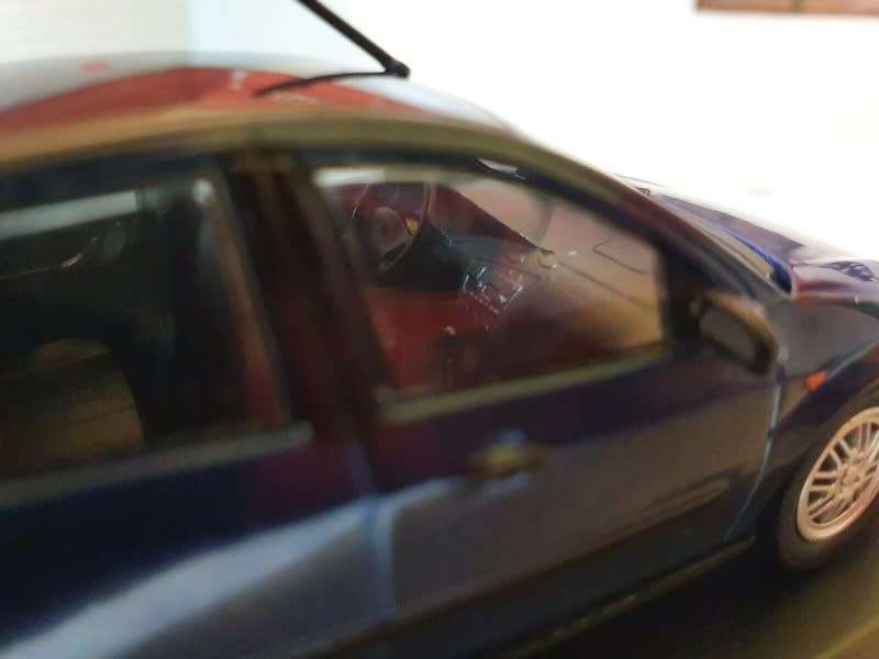 Ford Focus CLX 1998 blue-met 1/43 IXO/Salvat NEW+boxed *5989 instant wheels