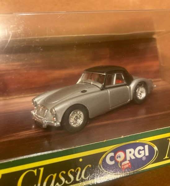 MGA 1600 Mk.I Hardtop 1960 silver 1/43 Corgi NEW+boxed *6001 instant wheels