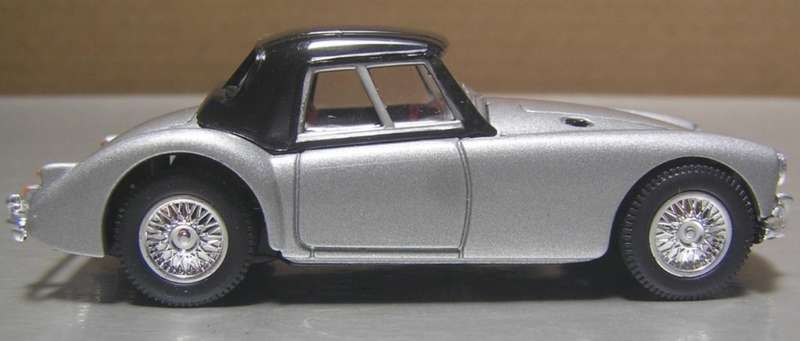 MGA 1600 Mk.I Hardtop 1960 silver 1/43 Corgi NEW+boxed *6001 instant wheels