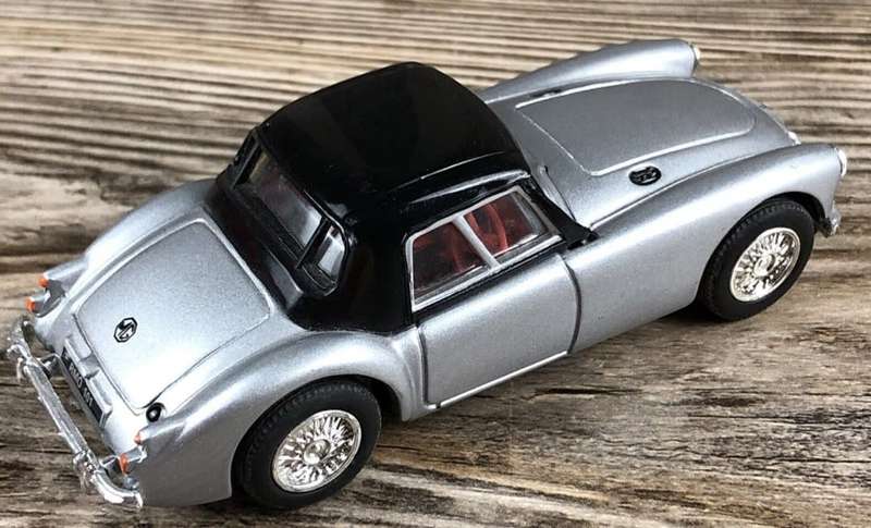 MGA 1600 Mk.I Hardtop 1960 silver 1/43 Corgi NEW+boxed *6001 instant wheels
