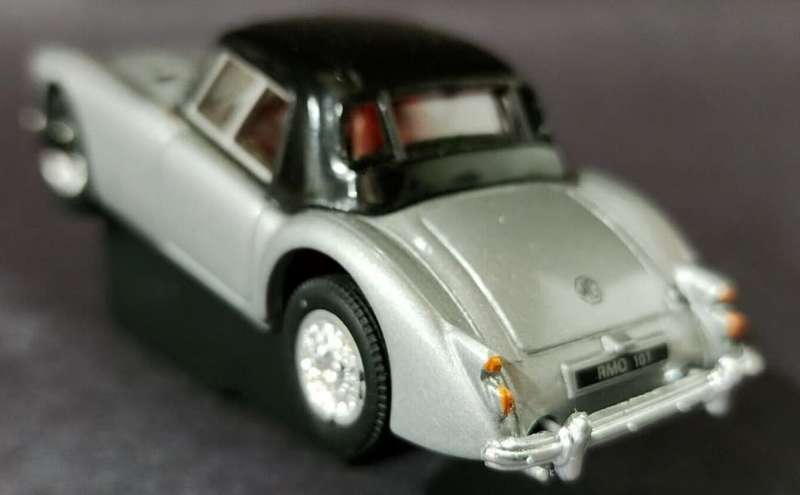 MGA 1600 Mk.I Hardtop 1960 silver 1/43 Corgi NEW+boxed *6001 instant wheels