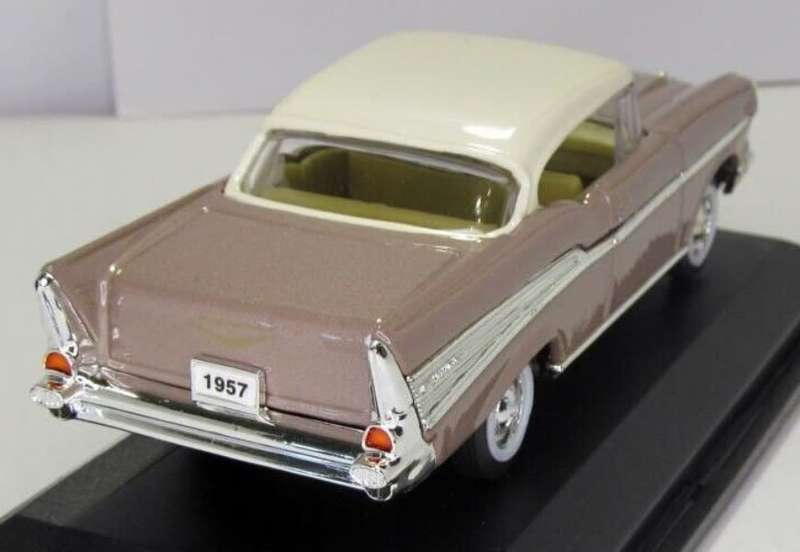 Chevrolet BelAir Coupe 1957 champagne pearl 1/43 Rd.Signature NEW+boxed *6002 instant wheels
