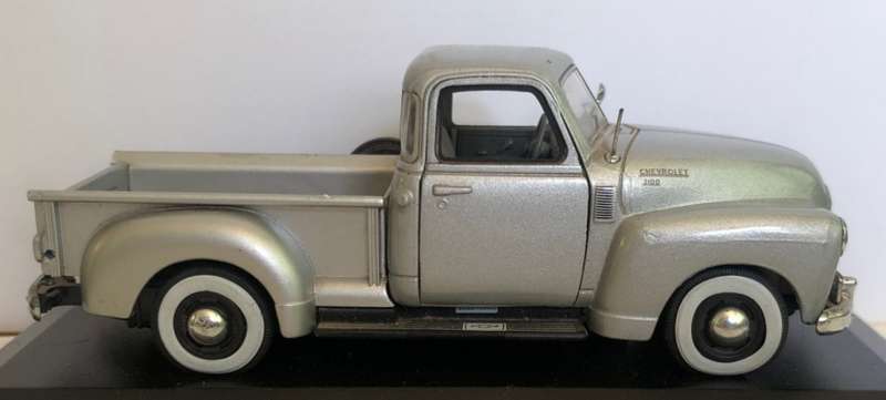 Chevrolet 3100 Pick-Up 1953 silver 1/43 Rd.Signature * NEW+boxed *6004 instant wheels
