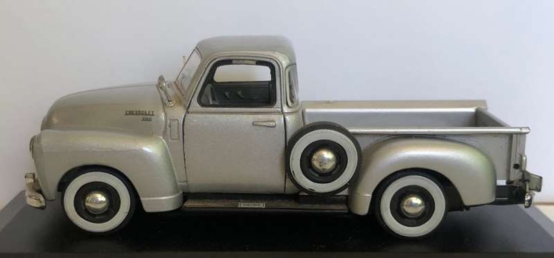 Chevrolet 3100 Pick-Up 1953 silver 1/43 Rd.Signature * NEW+boxed *6004 instant wheels
