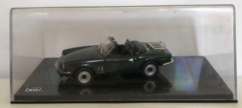 Triumph Spitfire Mark IV w.bootrack 1974 Br.Rac.Green 1/43 Grani/IXO NEW+boxed *6007 instant wheels