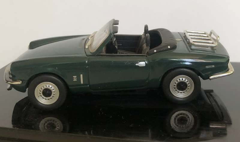 Triumph Spitfire Mark IV w.bootrack 1974 Br.Rac.Green 1/43 Grani/IXO NEW+boxed *6007 instant wheels
