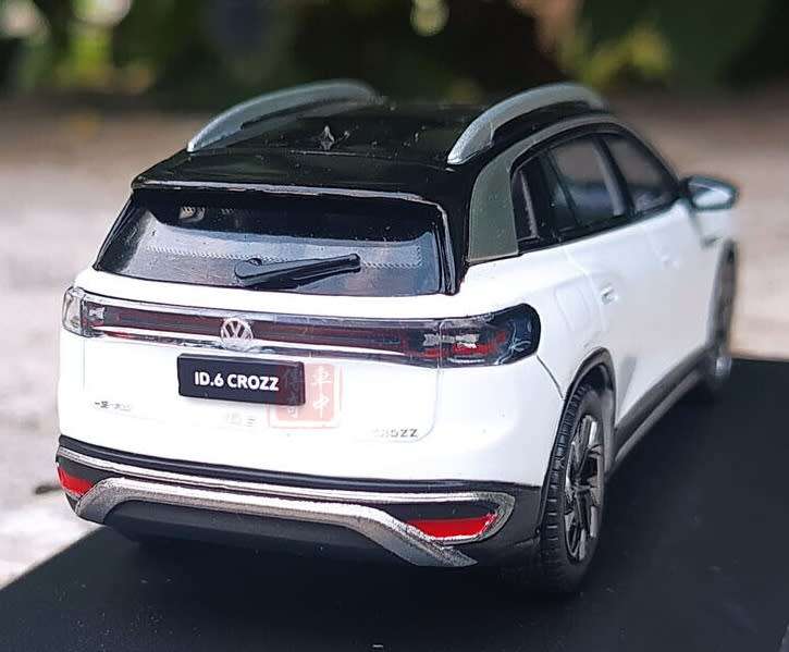 Volkswagen ID.6 CROZZ SUV el.powrd 2022 white 1/43 FAW-VW-Version NEW+boxed *6023 instant wheels