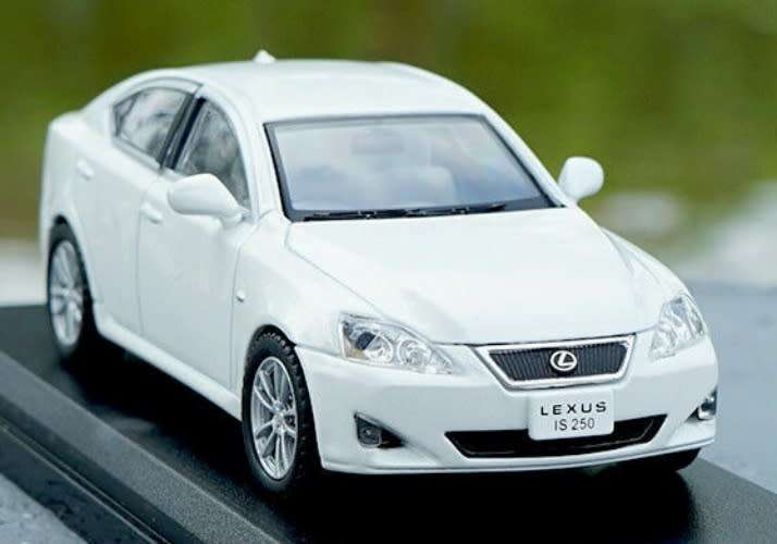 Toyota Lexus IS250 2006 pearl white-met 1/43 Assiette NEW+boxed *6024 instant wheels. 1170.00