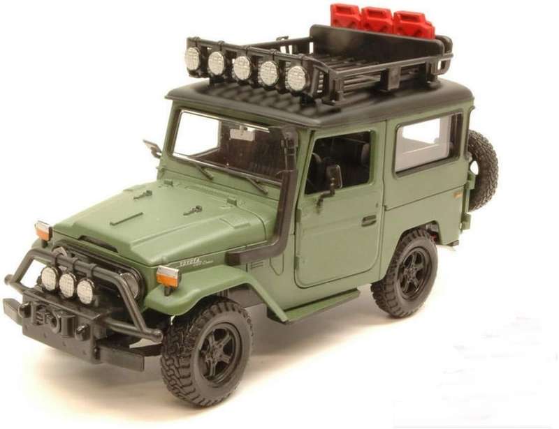 Toyota Land Cruiser FJ40 1976 matte-green 1/24 MotorMax NEW+boxed  #2159 instant wheels