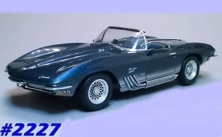 Chevrolet Corvette Mako Shark 1963 blue+silvr 1/24 Ertl NEW+boxed  #2227 instant wheels