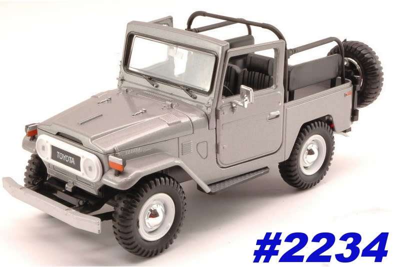 Toyota Landcruiser FJ40 open 1984 silver 1/24 Motormax NEW+boxed  #2234 instant wheels