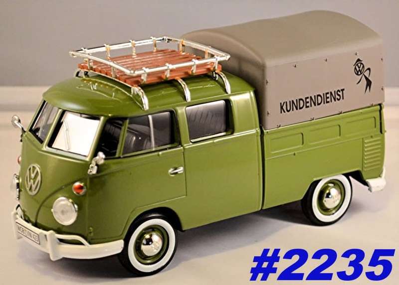 Volkswagen T1 double-cab with roof-carrier+tarp 1967 green 1:24 NEW+boxed  #2235 instant wheels