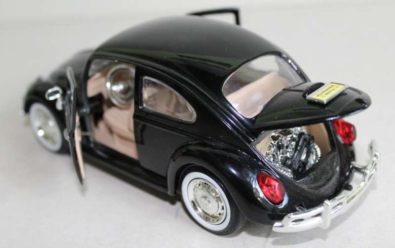 Volkswagen Beetle 1300 1966 black 1:24 Motormax NEW+boxed  #2278 instant wheels