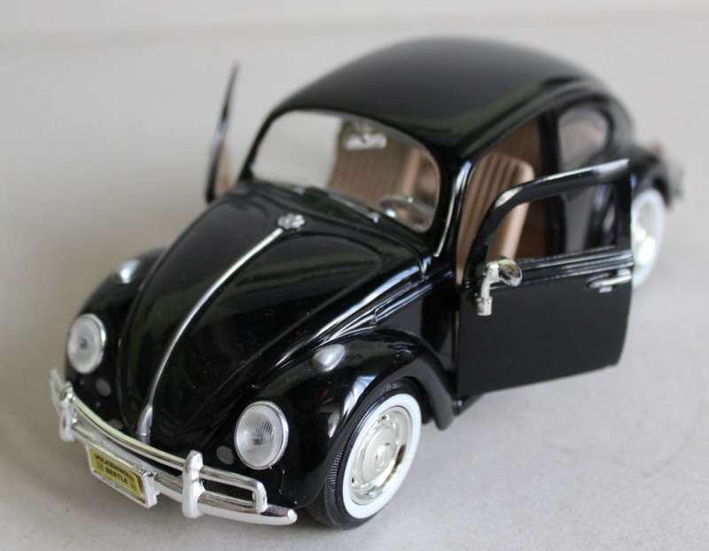 Volkswagen Beetle 1300 1966 black 1:24 Motormax NEW+boxed  #2278 instant wheels