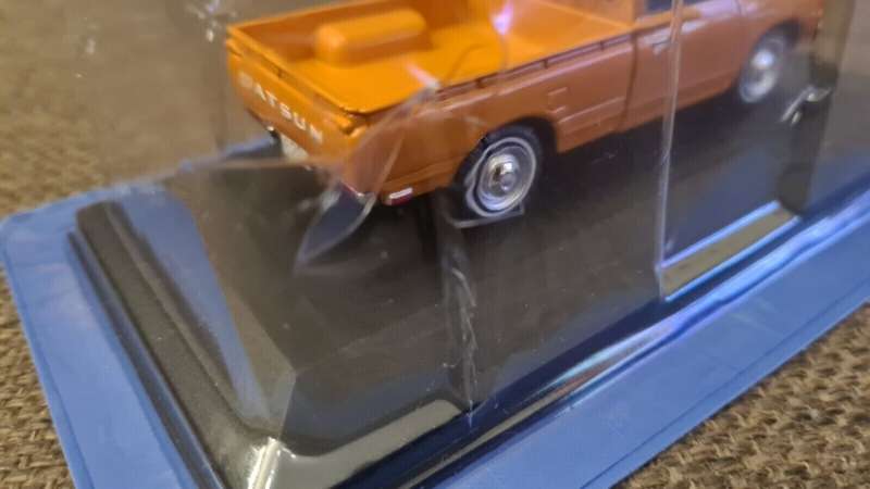 Datsun 620 1-ton Bakkie 1975 orange 1/43 IXO/Hachette #6032 instant wheels