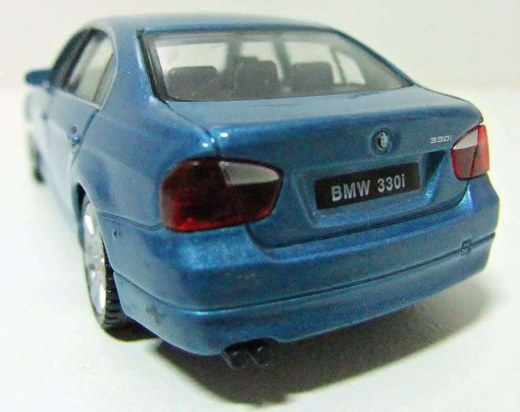 BMW 330i E90 2005 blue 1/43 Welly NEW+boxed #6040 instant wheels