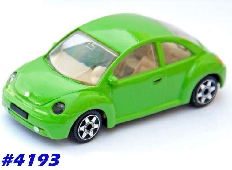 Volkswagen New Beetle 2002 green 1/43 Revell metal NEW+boxed  #4193 instant wheels