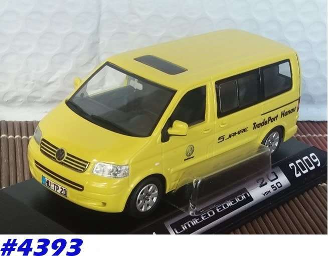 Volkswagen T5 Multivan 2009 cream (Hanau Trade edn) 1/43 NEW+showcased  #4393 instant wheels