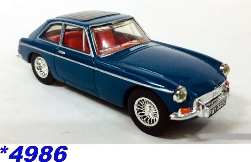 MGB GT softtop sunroof 1965 blue 1/43 Dinky Toys NEW+boxed *4986 instant wheels