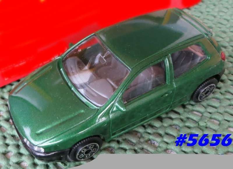 Fiat Bravo 2007 green 1/43 Bburago NEW+reblistered  #5656 instant wheels