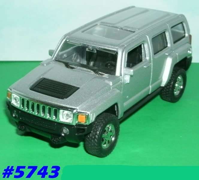 Hummer H3 SUV 2019 silver 1/43 Welly NEW+reblistered  #5743 instant wheels