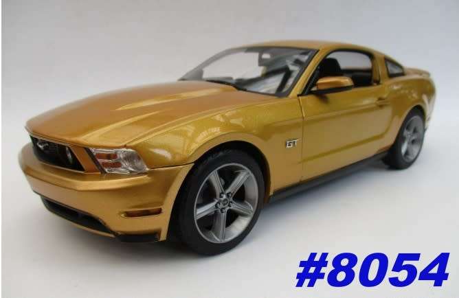 Ford Mustang GT 2010 gold 1/18 Greenlight NEW+boxed  #8054 instant wheels