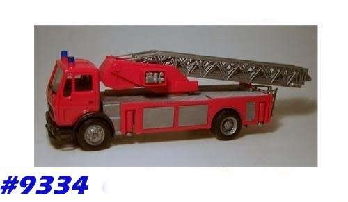 Mercedes Fire Engine + swivel-ladder 1/87 Herpa NEW+boxed  #9334 instant wheels