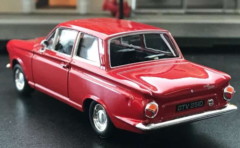 Ford Cortina Mk.1 1966 red 1/43 Cararama/Oxford NEW+boxed #6050 instant wheels