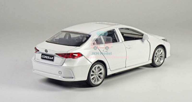 Toyota Corolla Hybrid 2020 white 1/43 JKMmodel NEW+boxed #6060 instant wheels
