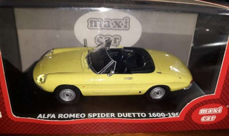 Alfa Romeo Spider 1600 Duetteo 1966 yellow 1/43 Maxi Cars NEW+boxed #6068 instant wheels