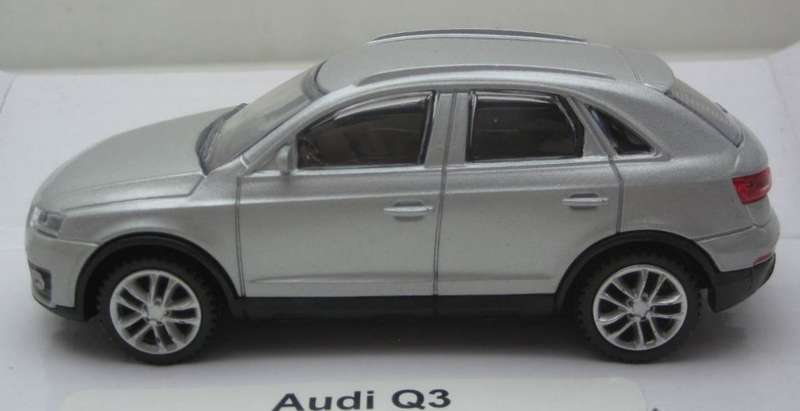 Audi Q3 2018 Florett-silver 1/43 Rastar NEW+boxed #6066 instant wheels