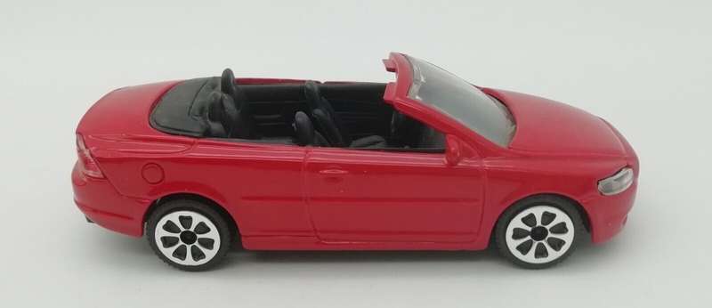 Volvo C70 open Cabriolet 2006 red 1/43 Bburago NEW+boxed #6072 instant wheels