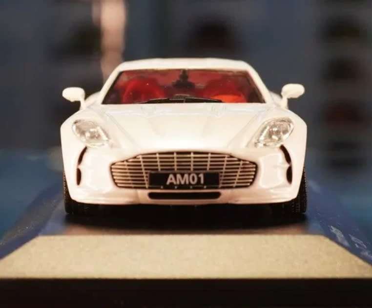 Aston Martin one-77 2010 white-metallic 1/43 Whitebox NEW+boxed #6075 instant wheels