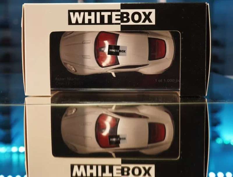 Aston Martin one-77 2010 white-metallic 1/43 Whitebox NEW+boxed #6075 instant wheels
